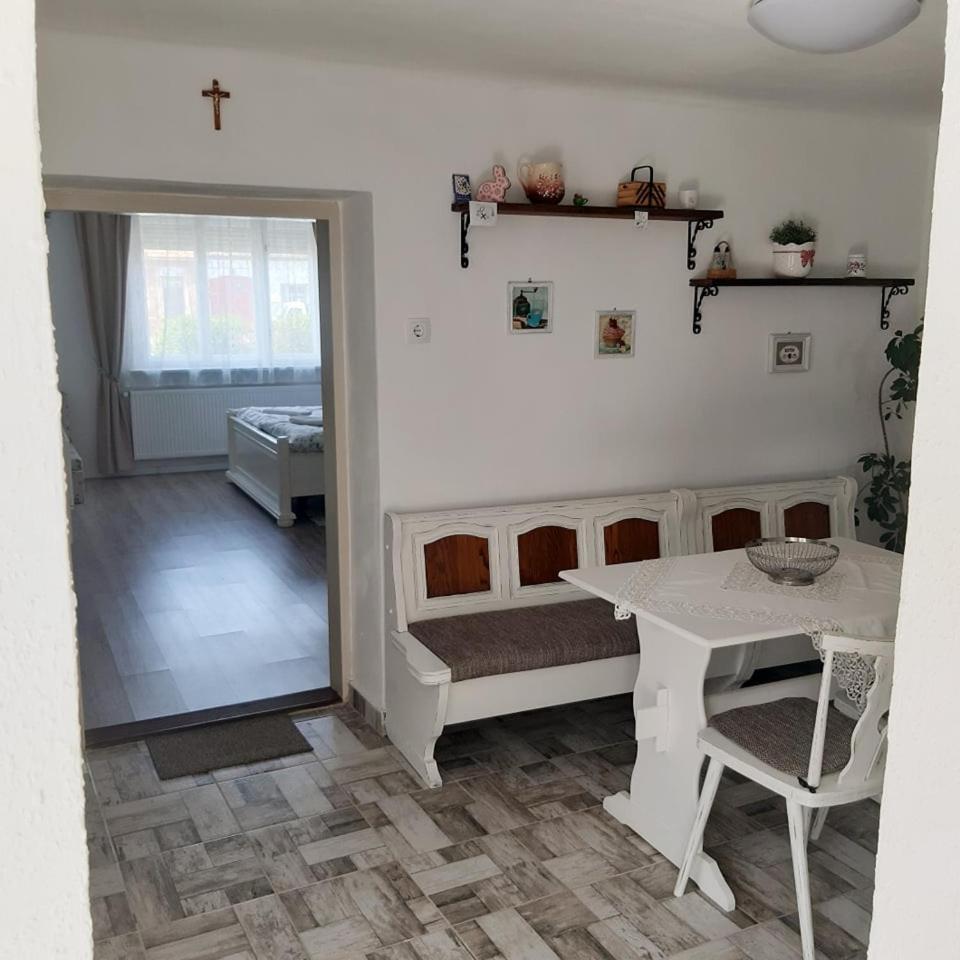 Mosonmagyaróvár Edina Vintage Vendeghaz 아파트 외부 사진