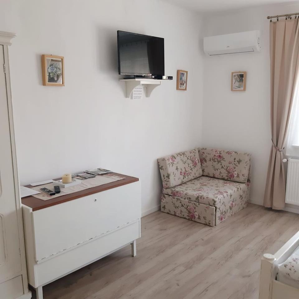Mosonmagyaróvár Edina Vintage Vendeghaz 아파트 외부 사진