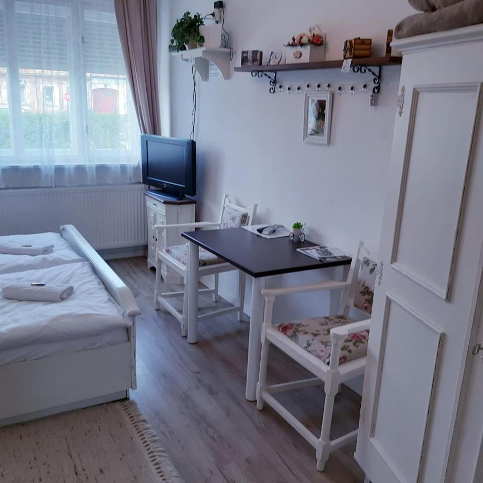 Mosonmagyaróvár Edina Vintage Vendeghaz 아파트 외부 사진