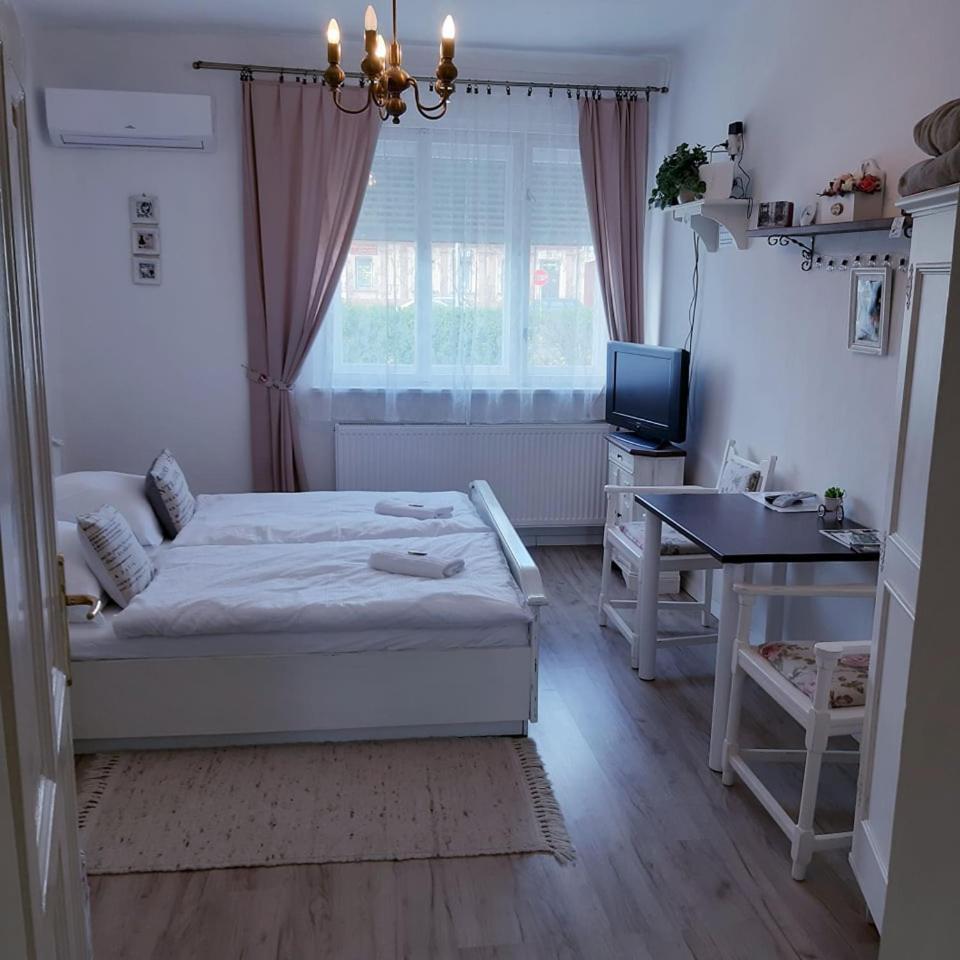 Mosonmagyaróvár Edina Vintage Vendeghaz 아파트 외부 사진